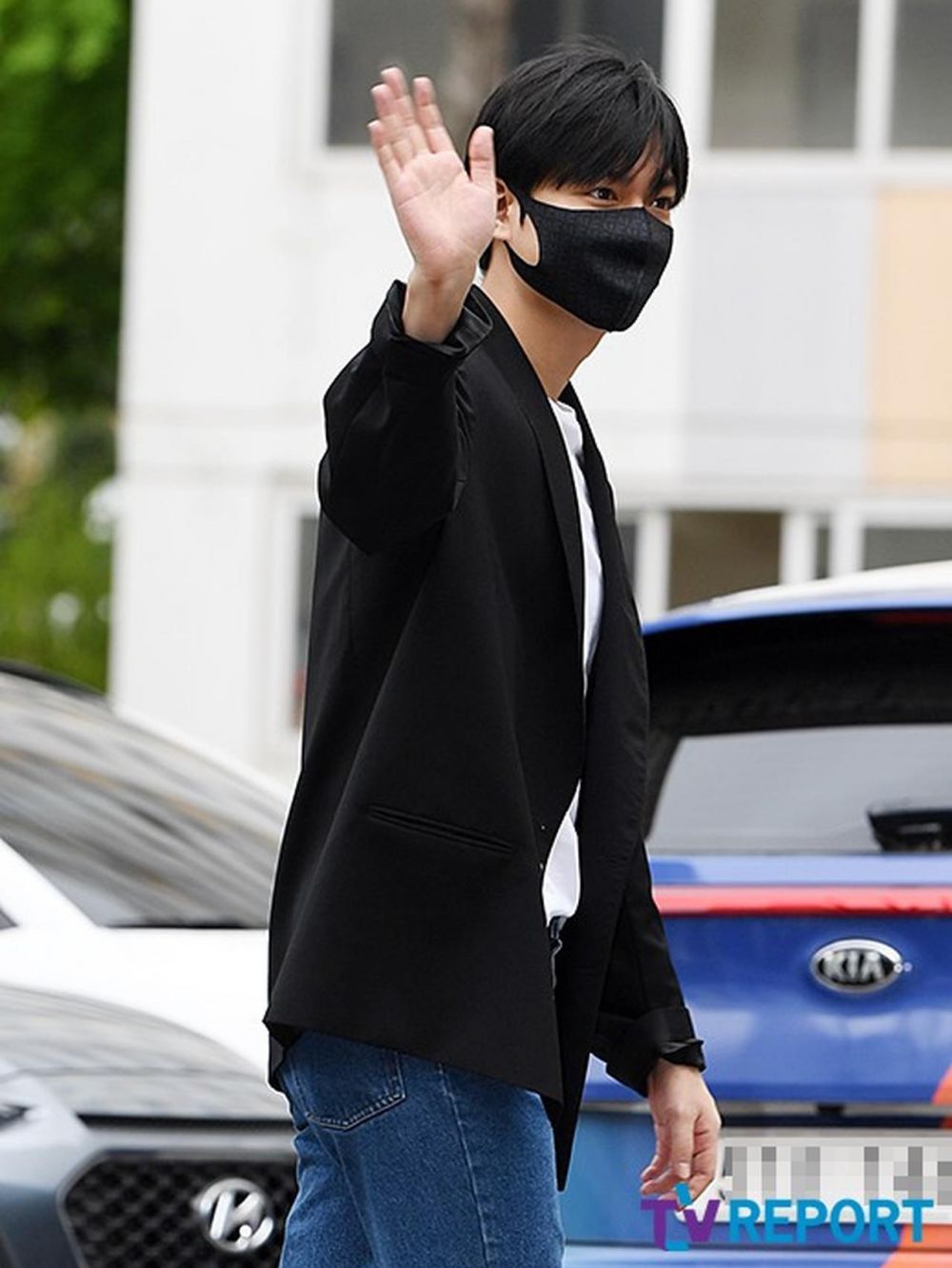 Unggah foto selfie setelah wamil, wajah Lee Min-ho jadi sorotan
