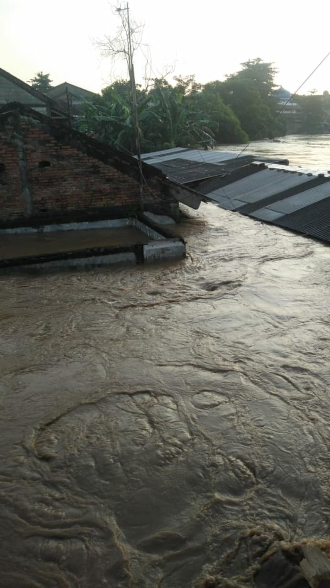 10 Potret kondisi terkini wilayah Jakarta terdampak banjir