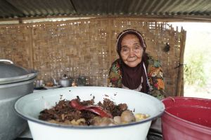 Kisah Mbah Waginah, usia hampir seabad tetap semangat jual gudeg