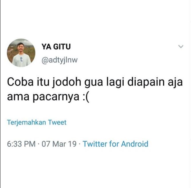 12 Cuitan lucu 'padahal jomblo' ini bikin ketawa getir