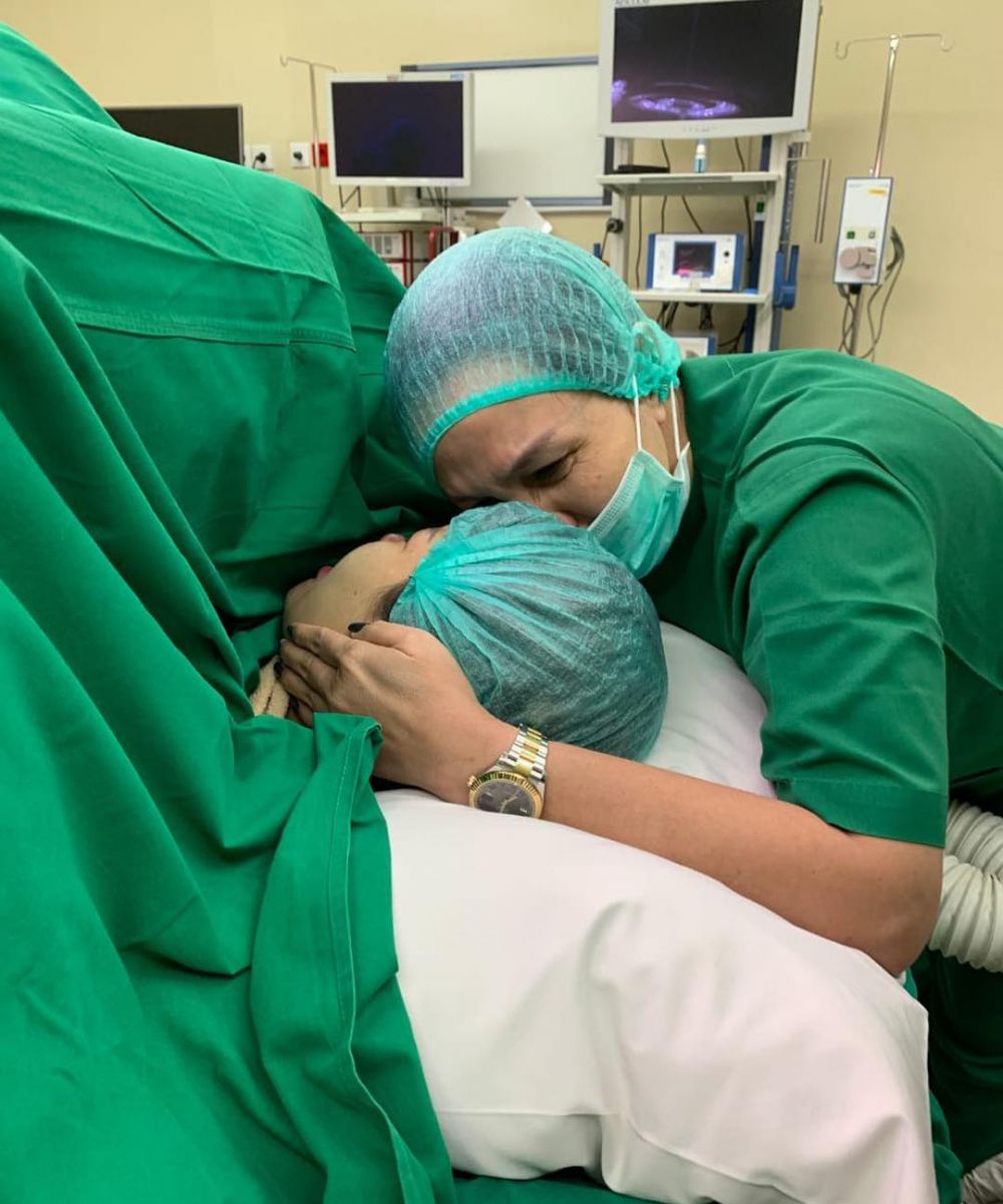 7 Momen Nikita Mirzani melahirkan anak ke-3 laki-laki