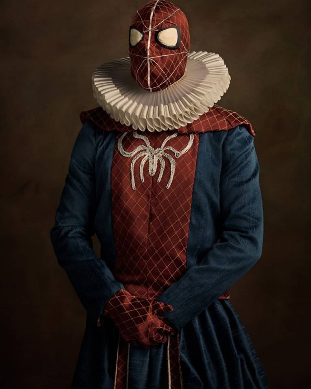 10 Kostum karakter superhero versi abad ke-16 ini bikin pangling