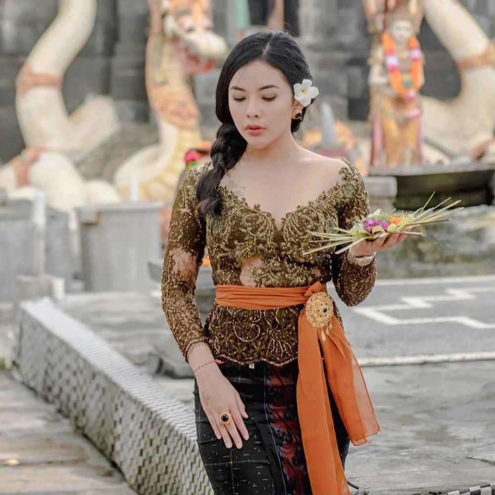 10 Pesona Elvia Cerolline, cewek disebut pacar baru Billy Syahputra