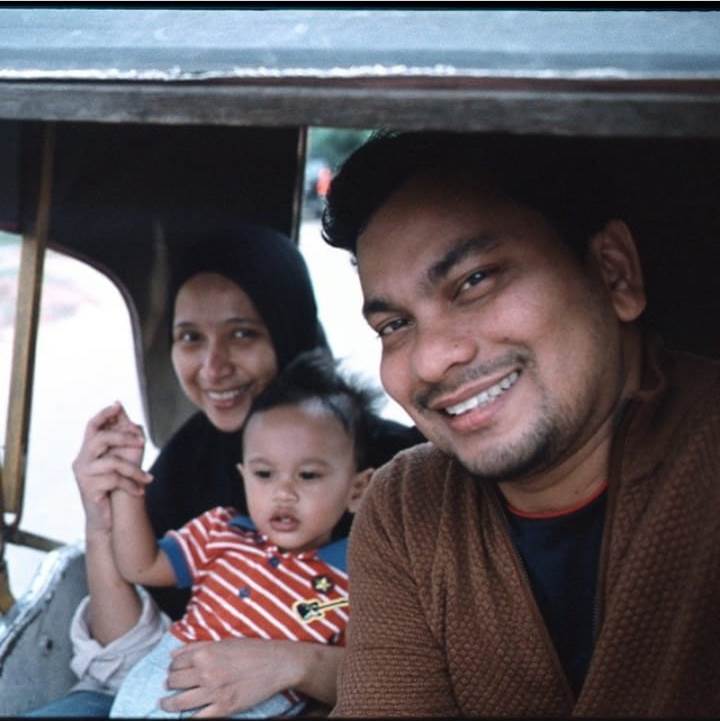Jarang terekspos, ini 8 potret mesra Tompi dan istri