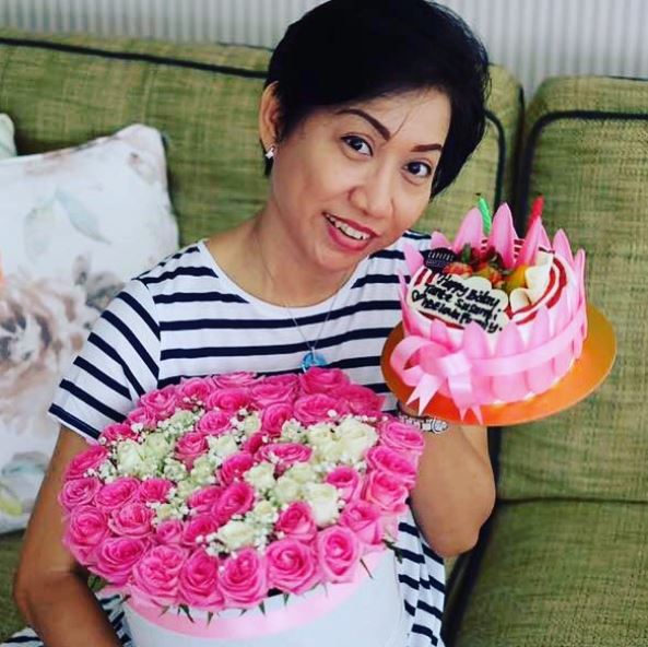 10 Pesona Susanti Arifin, mama Irish Bella yang nggak kalah cantik