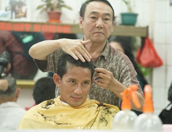 Ini 5 Momen Sandiaga Uno potong rambut, dukung usaha lokal