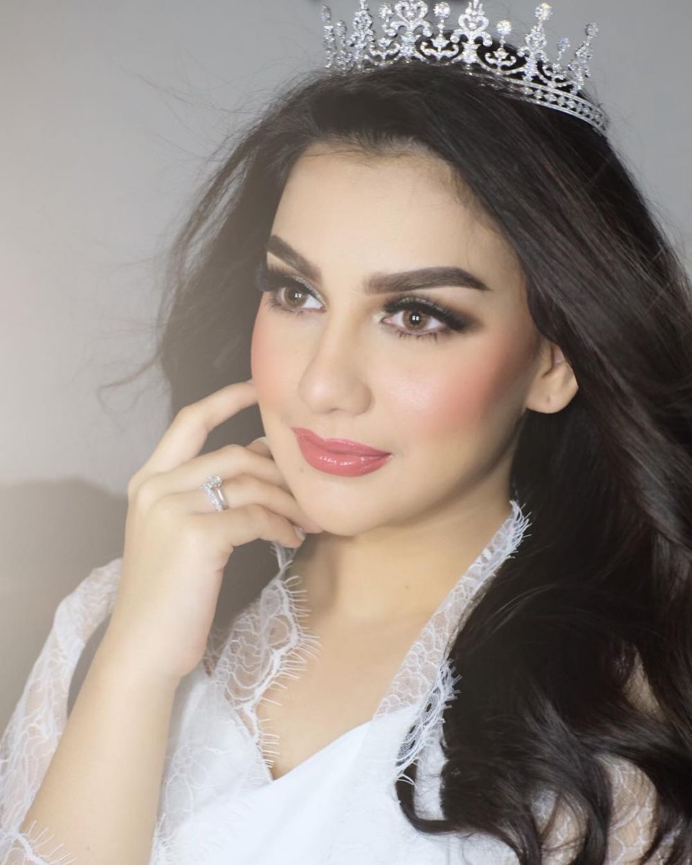 Curhat makeup artis resepsi Irish Bella, sebut harus tahan emosi