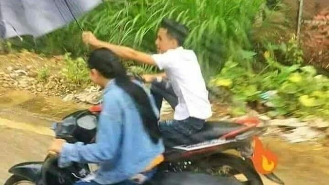 11 Foto lucu perjuangan cowok asal cewek senang ini bikin senyum