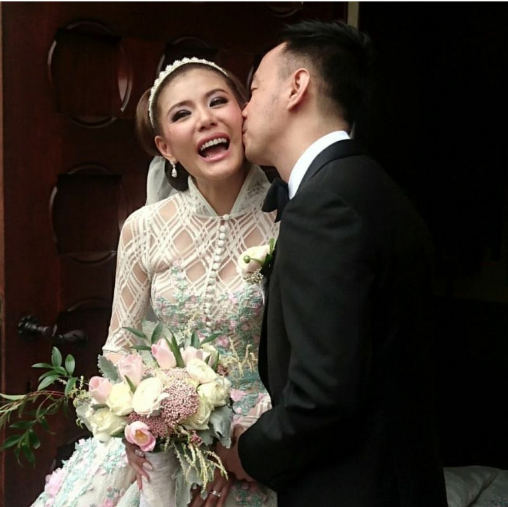 Lepas masa lajang, 5 seleb ini mantap menikah di usia 40-an