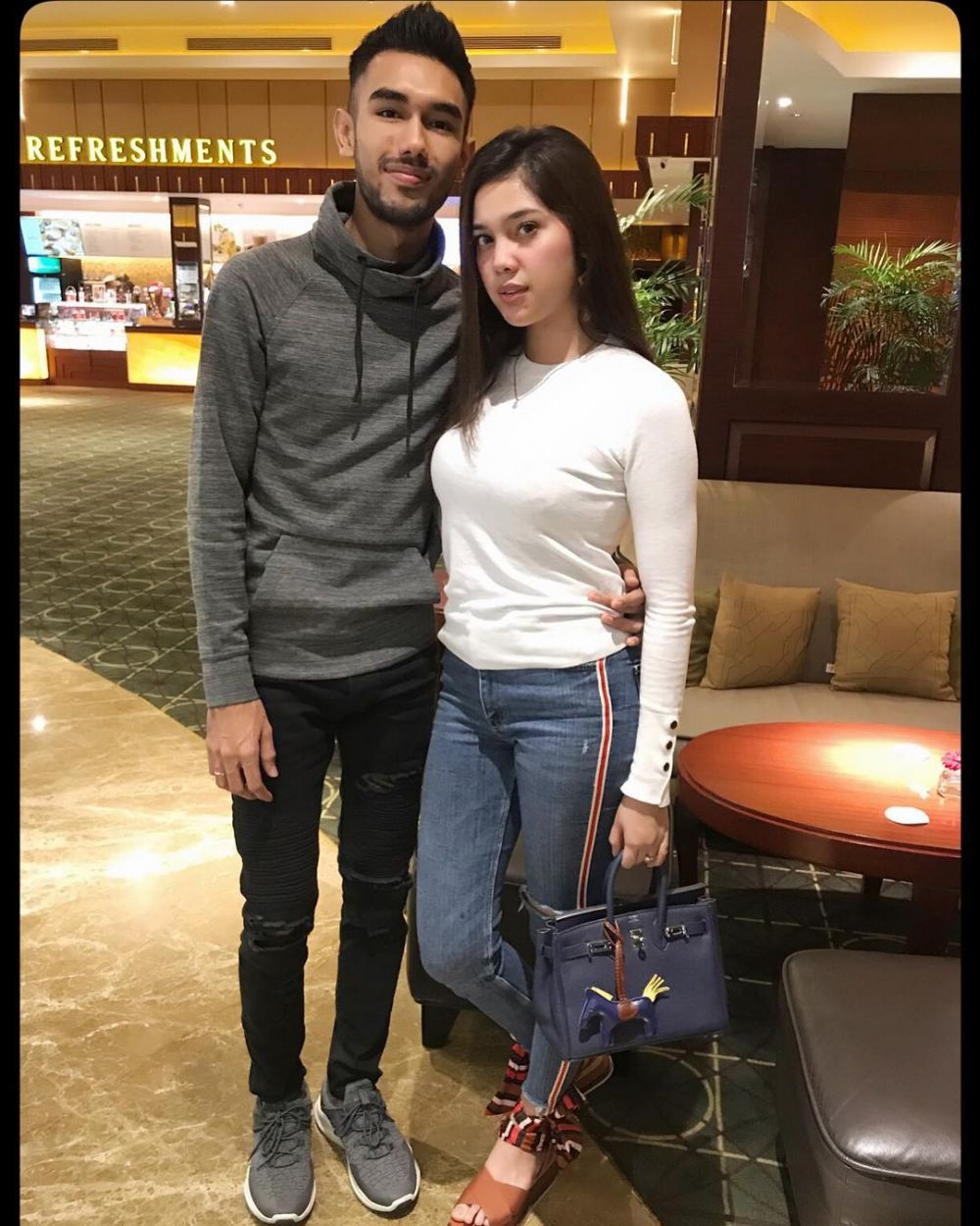 16 Pasangan seleb ini jalani Ramadan pertama sebagai suami-istri