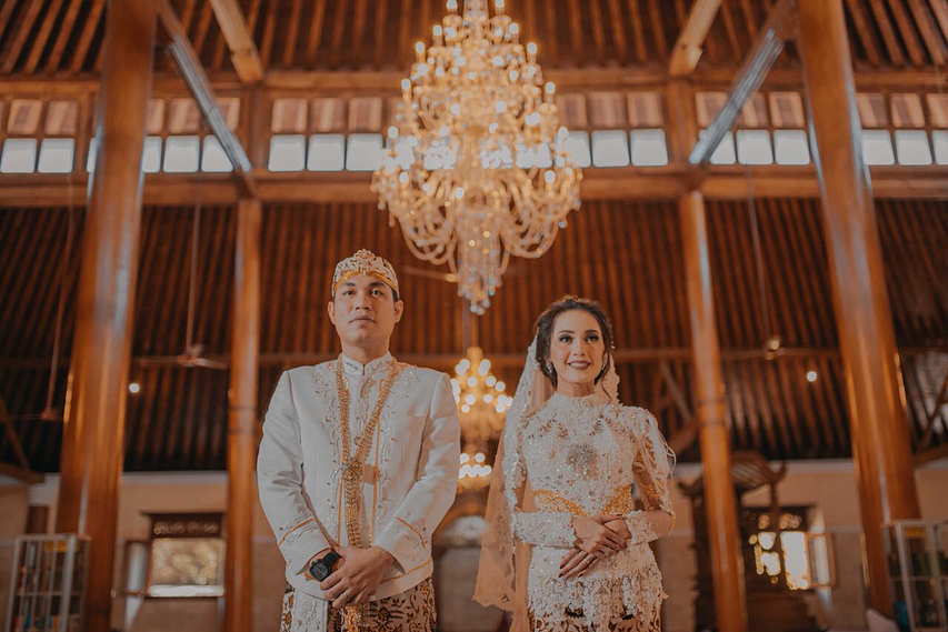 16 Pasangan seleb ini jalani Ramadan pertama sebagai suami-istri