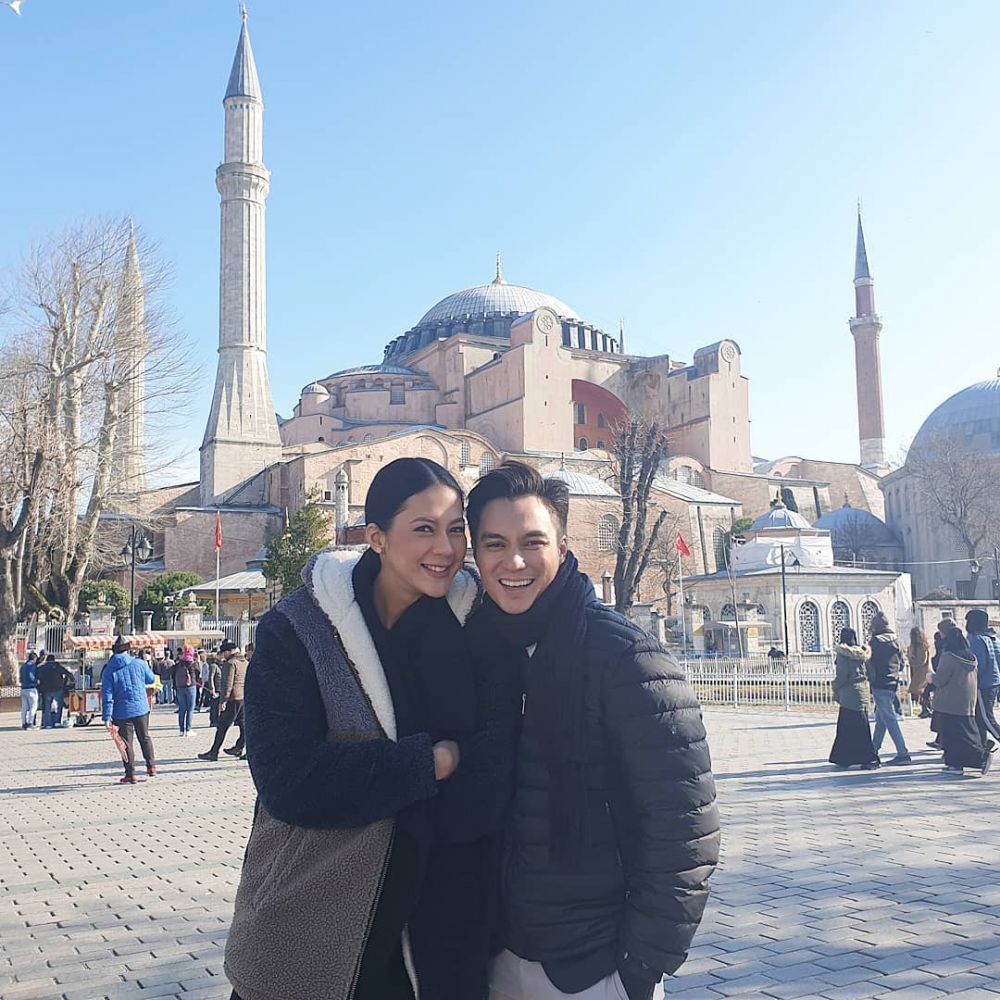 16 Pasangan seleb ini jalani Ramadan pertama sebagai suami-istri