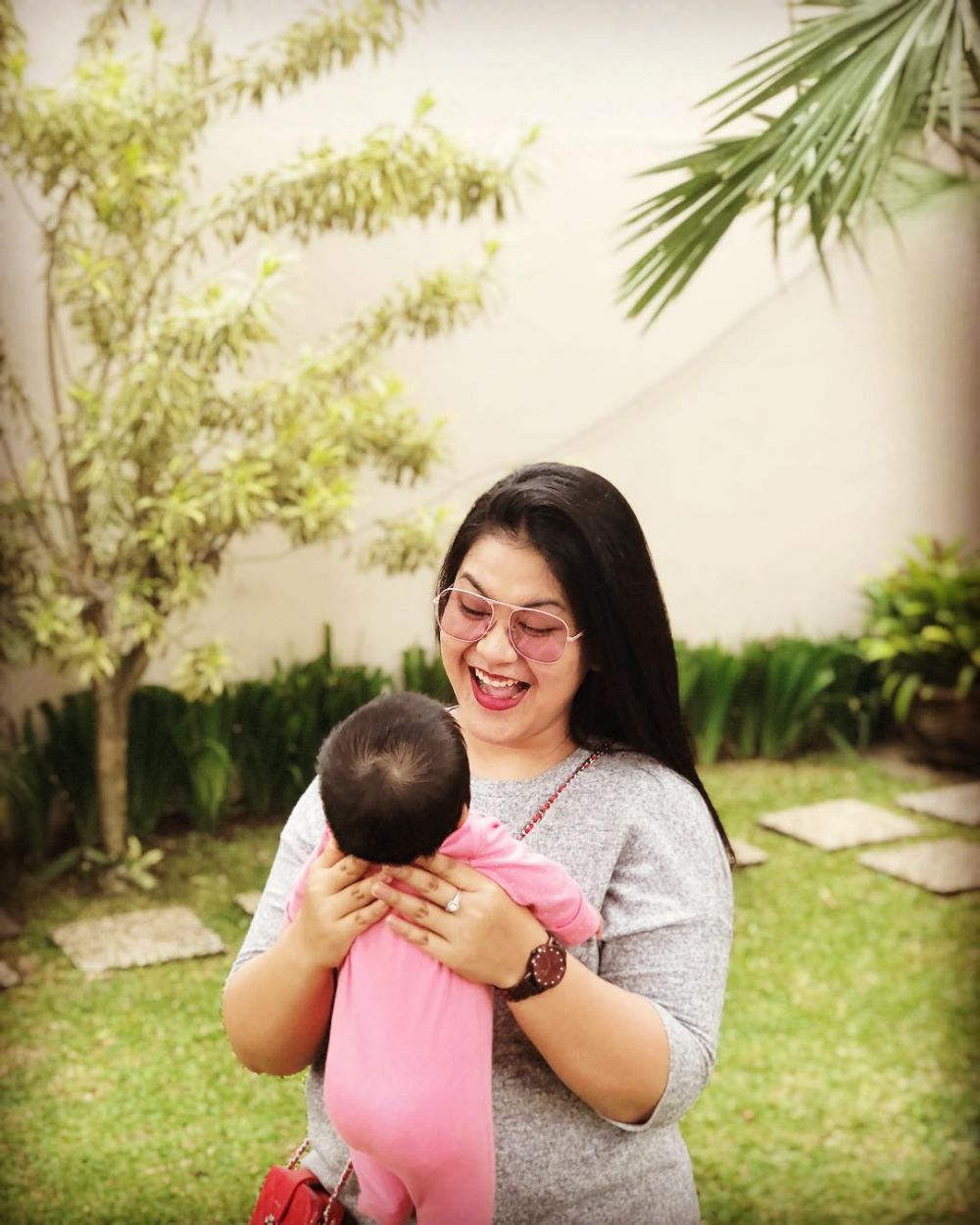 7 Potret rumah Kahiyang Ayu & Bobby, berkonsep serba putih