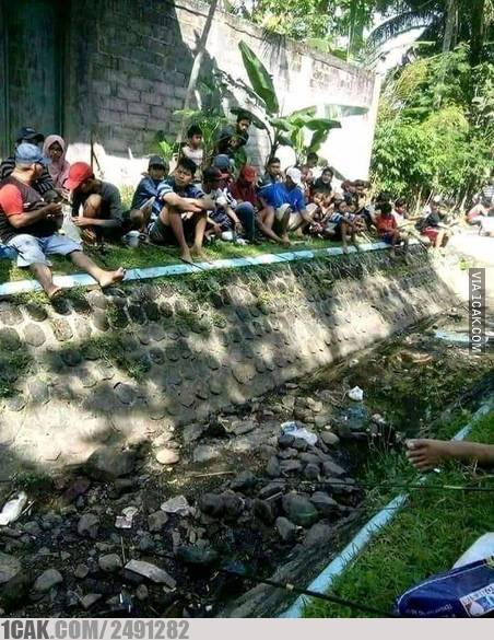 12 Tingkah lucu bapak-bapak 'modal yakin' ini bikin ngakak