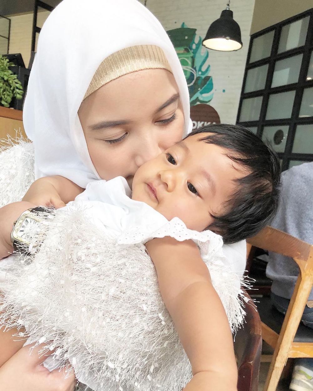 6 Momen kedekatan Chacha Frederica & Sedah Mirah, bak anak sendiri