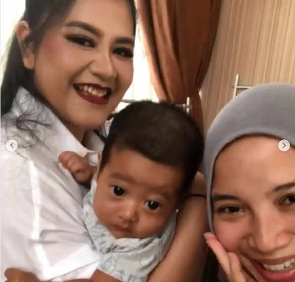 6 Momen kedekatan Chacha Frederica & Sedah Mirah, bak anak sendiri