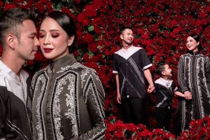 7 Gaya pemotretan Raffi Ahmad & Nagita Slavina sambut Ramadan