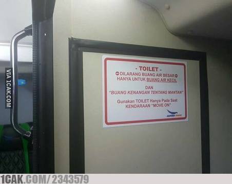 12 Peringatan di toilet ini bikin pengunjung auto mikir keras