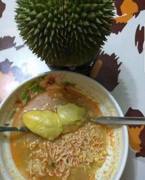 11 Cara menikmati mi instan ala orang Indonesia ini bikin nyengir