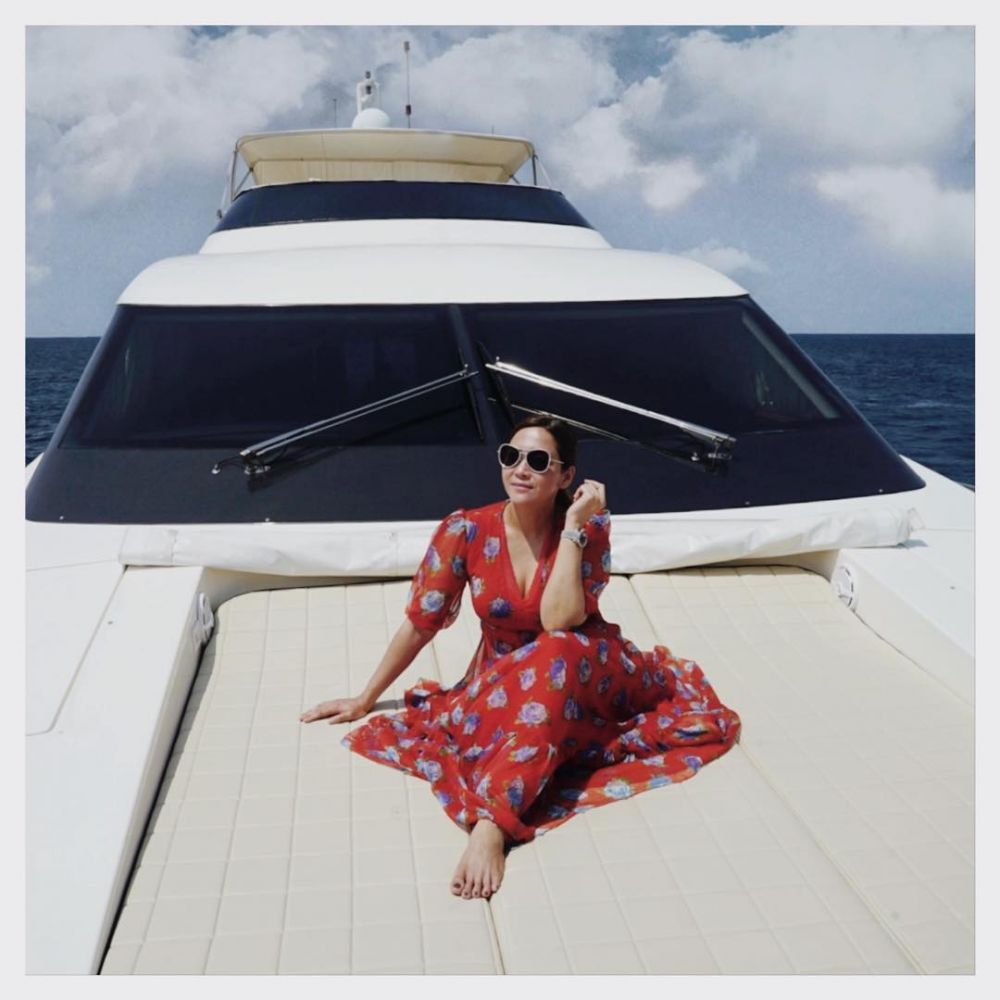 11 Potret liburan Maia Estianty & suami di Maldives, mesra abis