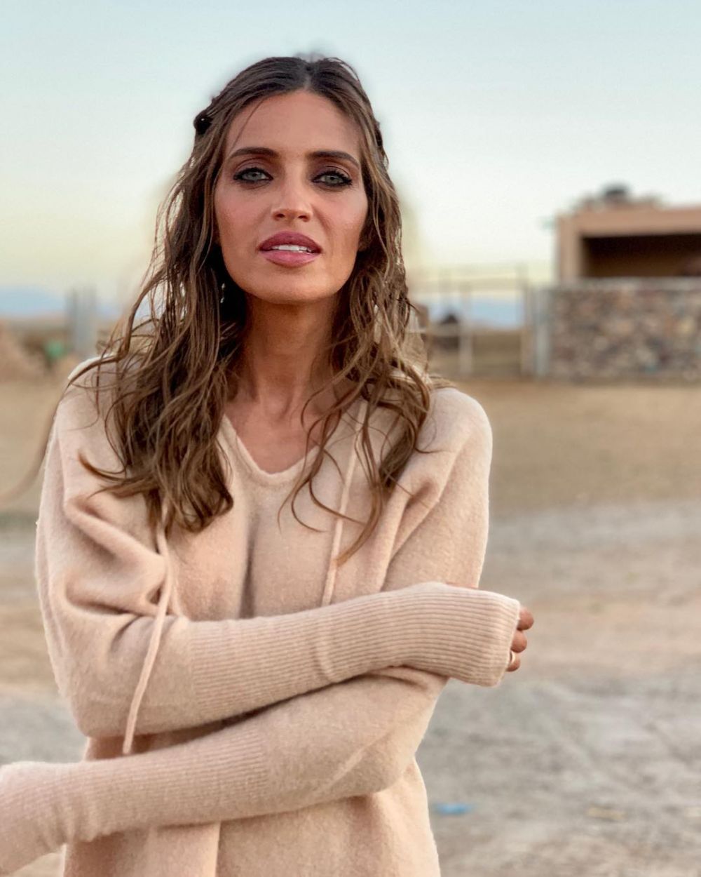 10 Pesona Sara Carbonero, wanita yang setia dampingi Iker Casillas