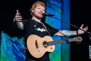 8 Aksi memukau Ed Sheeran hibur penggemarnya di Jakarta