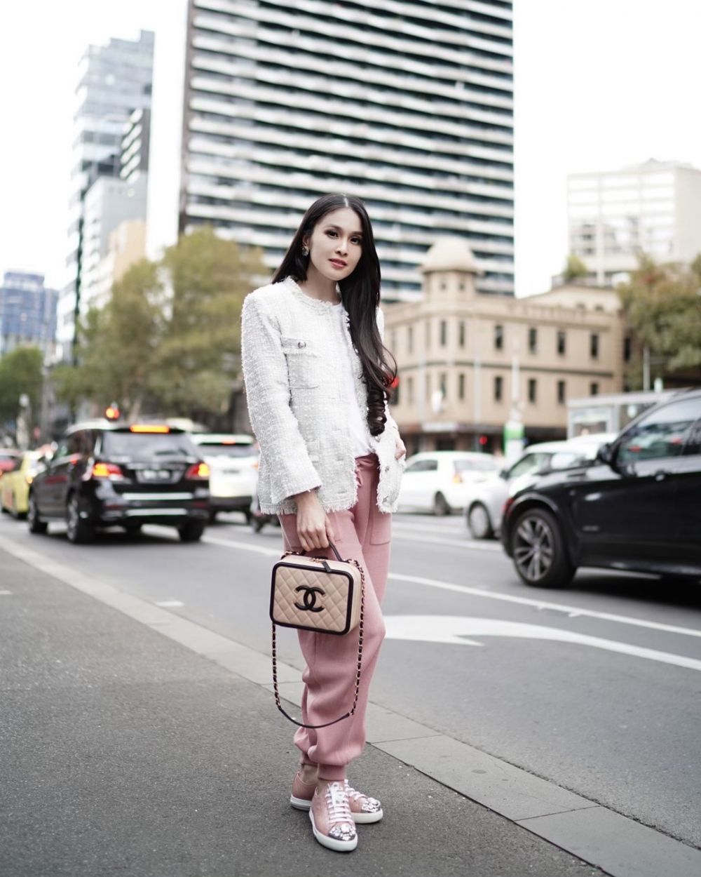 7 Potret babymoon Sandra Dewi di Melbourne, sudah hamil 6 bulan