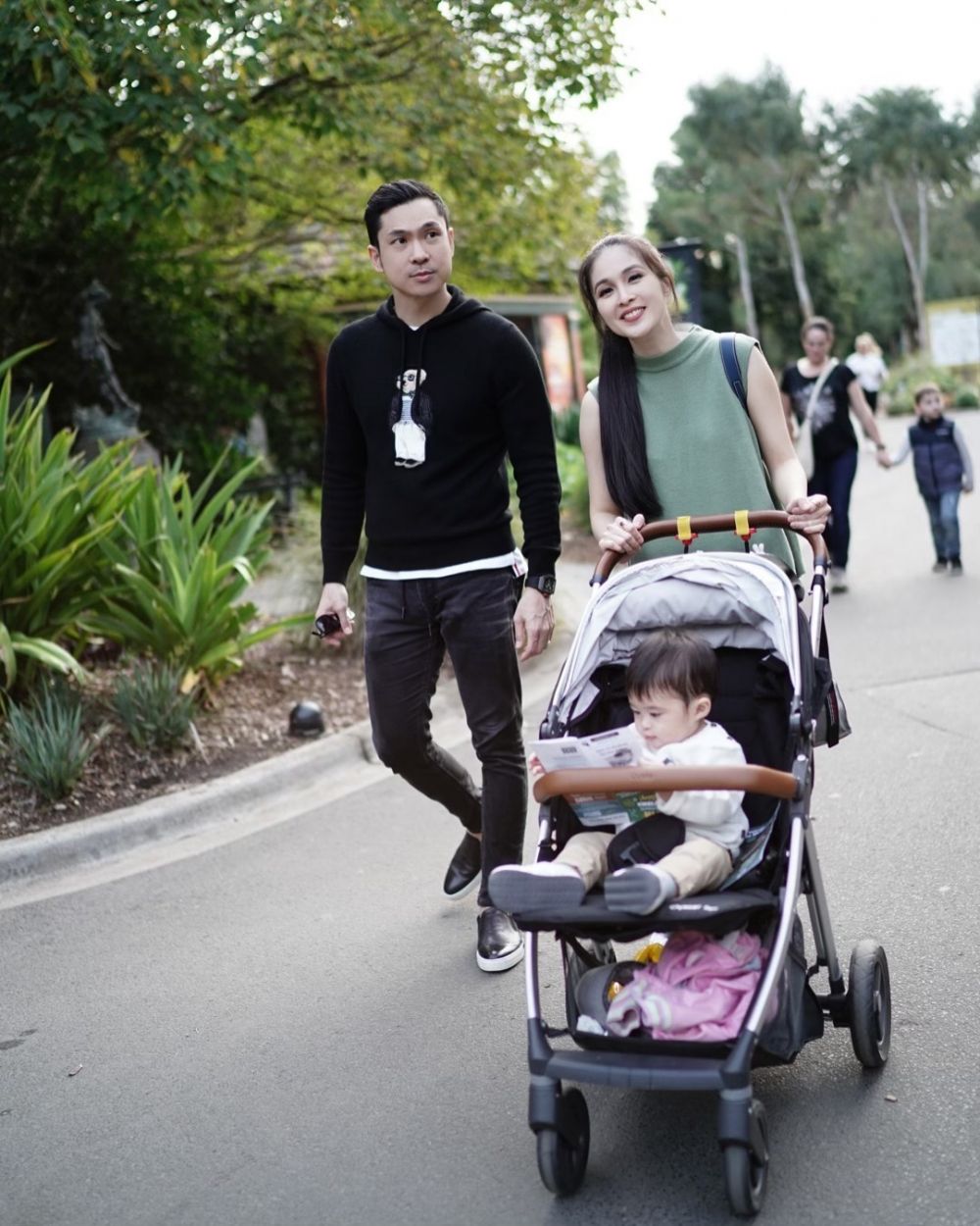 7 Potret babymoon Sandra Dewi di Melbourne, sudah hamil 6 bulan