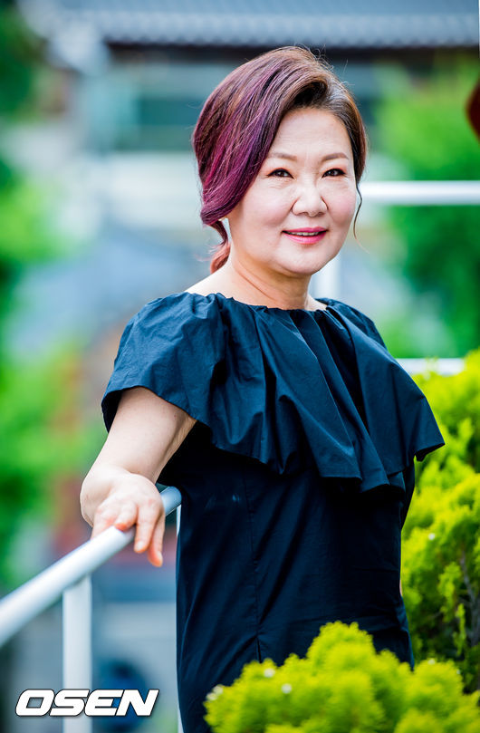 11 Seleb senior ini selalu muncul di drama Korea, ikonik banget