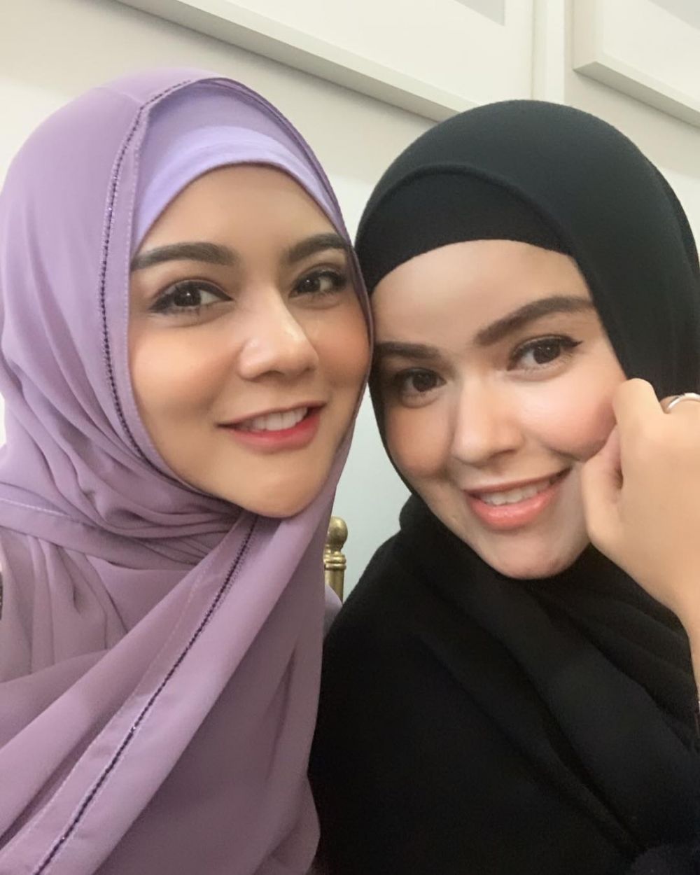 Lama tak ada kabar, Jenita Janet curi perhatian dengan berhijab