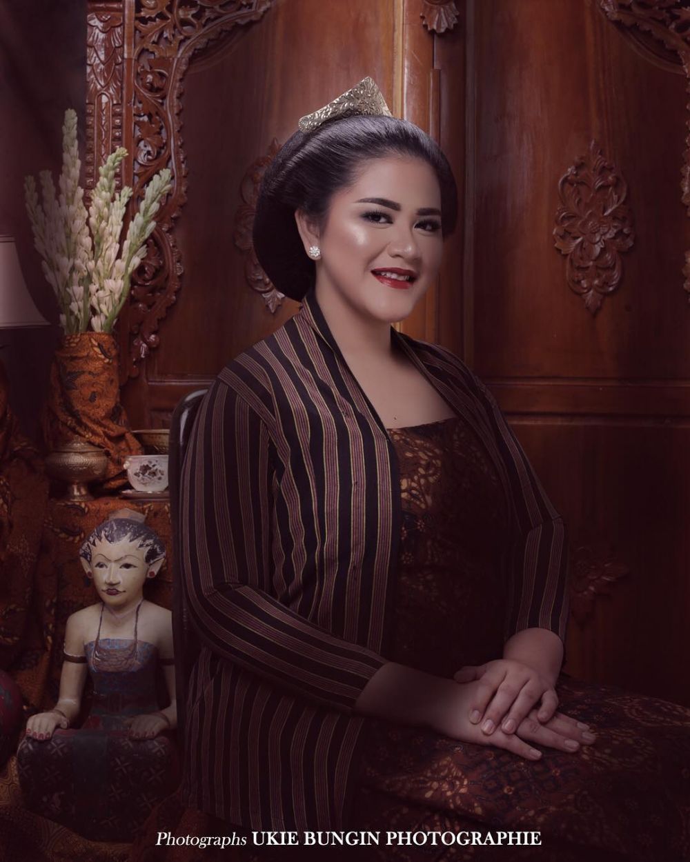 5 Pesona Kahiyang Ayu pemotretan pakai lurik, cantik khas Indonesia