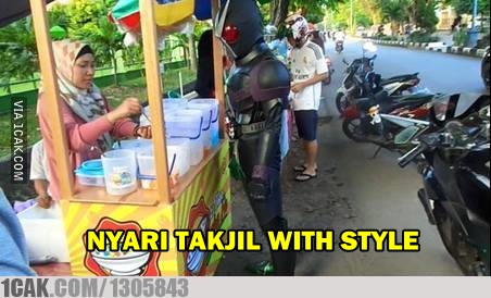 12 Meme lucu tipe-tipe mencari takjil ini bikin tepuk jidat