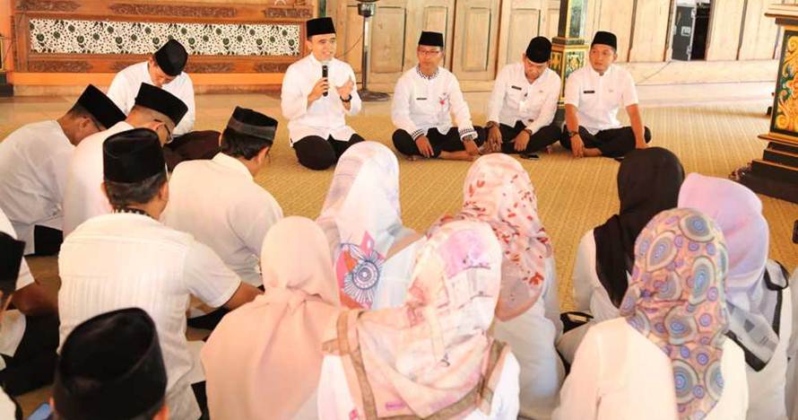 Bupati Anas imbau tingkatkan fasilitas ibadah Ramadan wisatawan