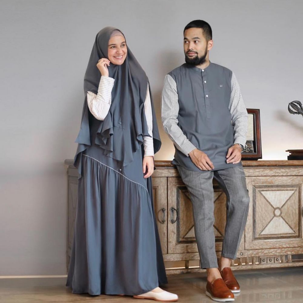 10 Inspirasi baju muslim Teuku Wisnu Shireen Sungkar kompak