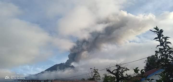 Kondisi terkini Gunung Sinabung pasca erupsi, hujan abu tebal