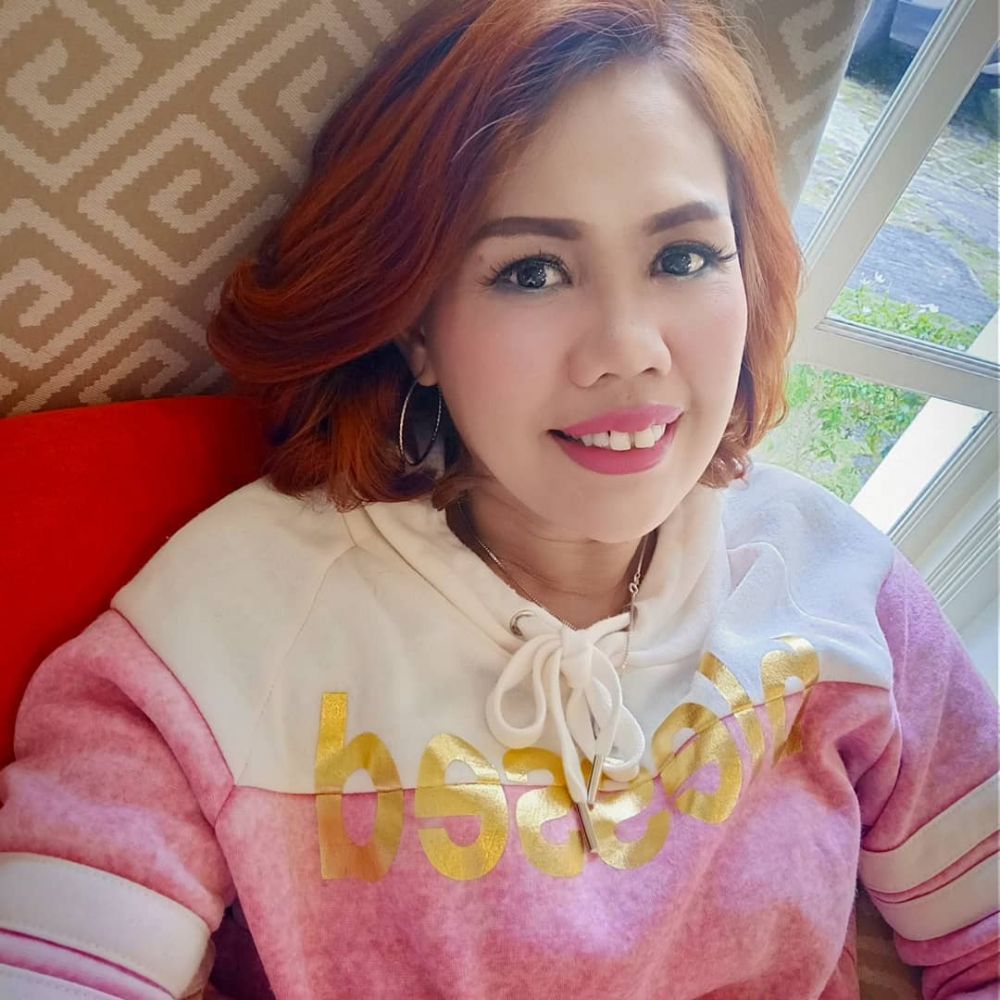 4 Seleb cantik berseteru dengan istri dari mantan suaminya