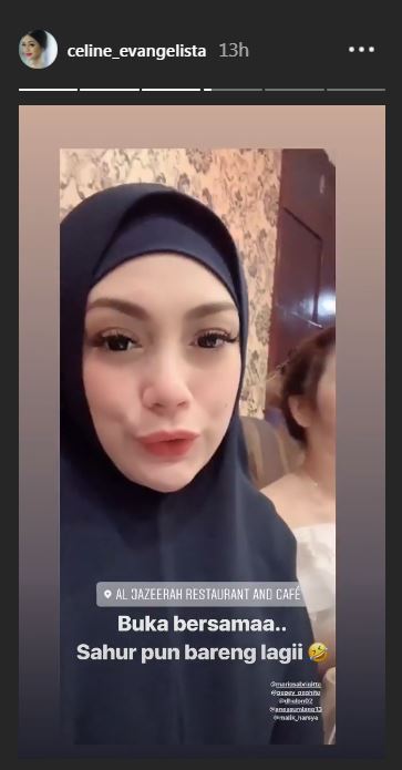 Kembali berhijab, ini momen Celine Evangelista ikut santap sahur