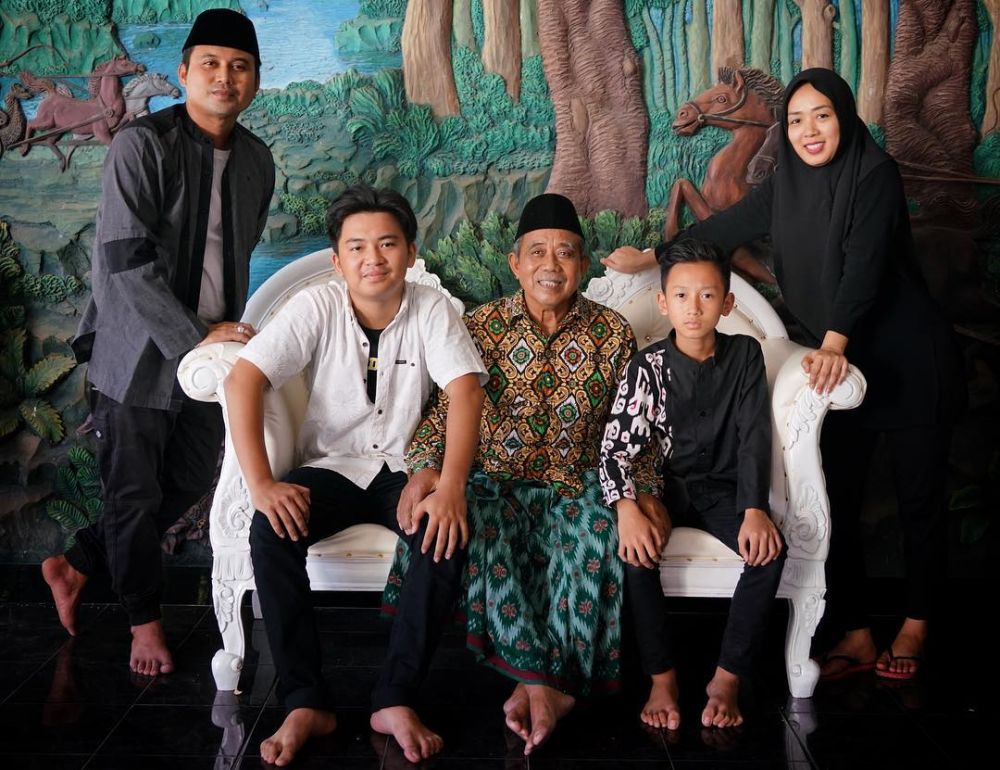 8 Pesona Soimah tampil berhijab, cantiknya makin terpancar