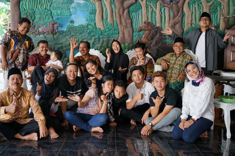 8 Pesona Soimah tampil berhijab, cantiknya makin terpancar