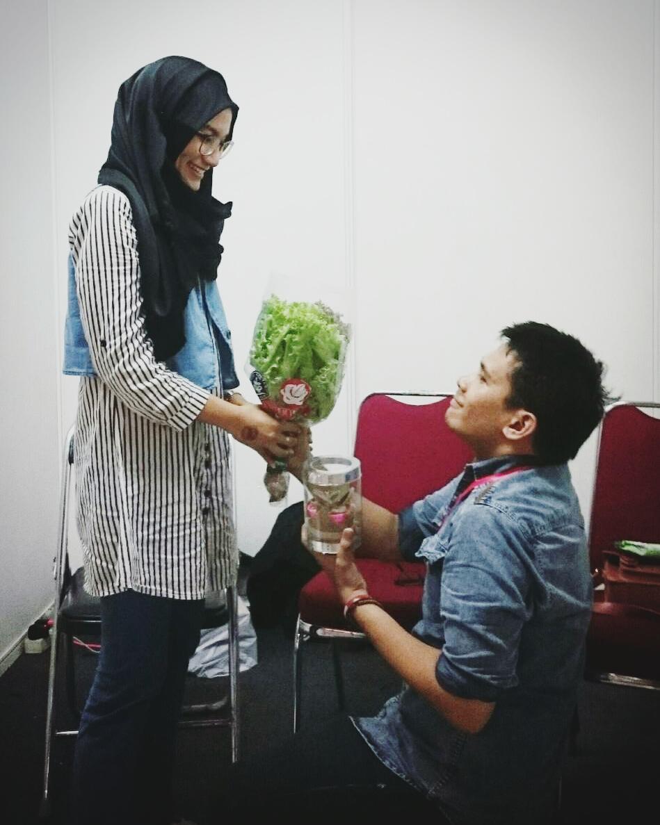 10 Momen mesra Zidan 'Lorong Waktu' bareng istri, menanti buah hati