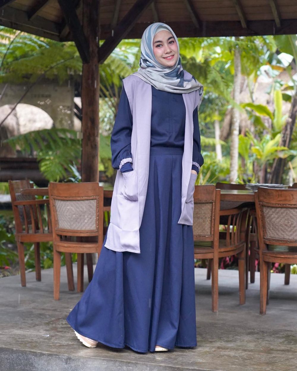 12 Gaya Anisa Rahma ini bisa jadi inspirasi saat buber, stylish