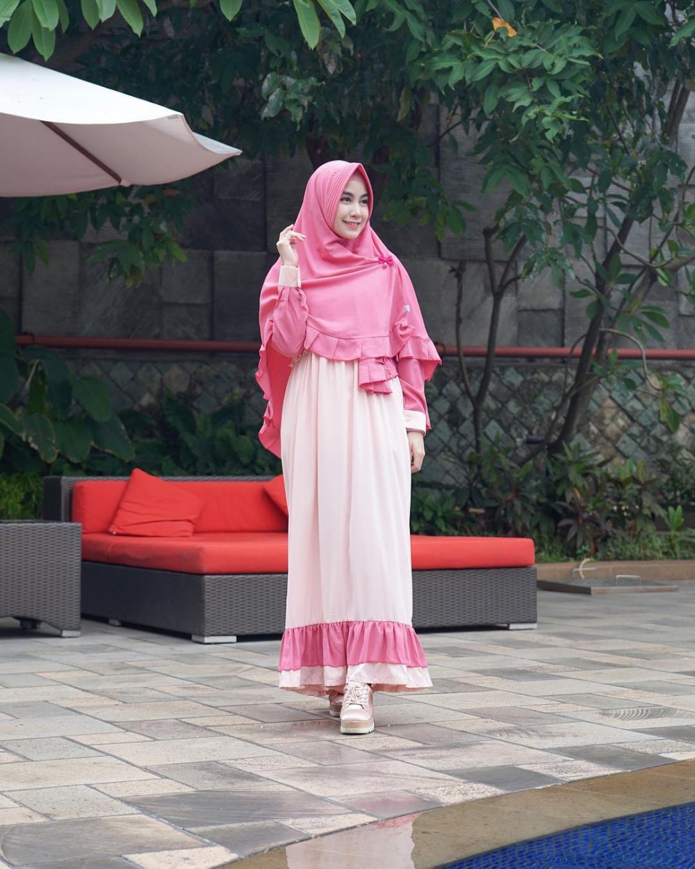 12 Gaya Anisa Rahma ini bisa jadi inspirasi saat buber, stylish