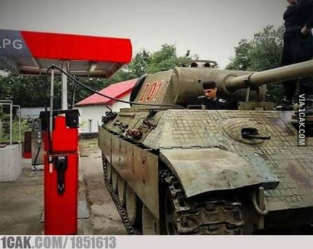 14 Tingkah orang isi bensin ini bikin geleng kepala