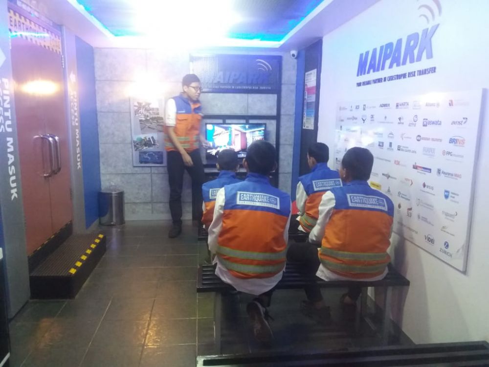 Qnet ajak ratusan anak yatim ngabuburit sambil belajar, seru abis