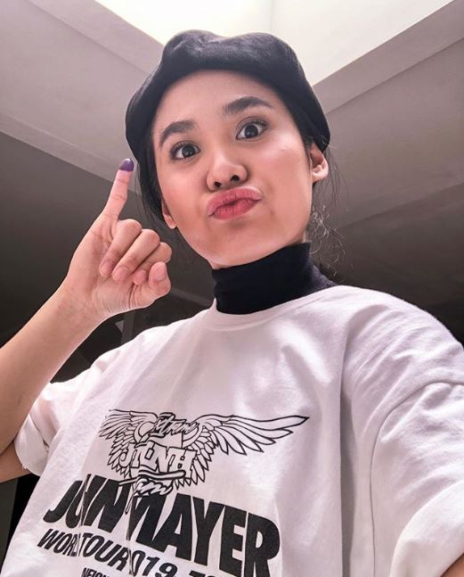 Jarang pakai topi, 9 momen Sheryl Sheinafia memakai baret