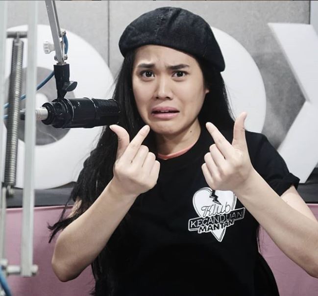 Jarang pakai topi, 9 momen Sheryl Sheinafia memakai baret