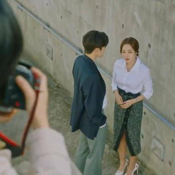 15 Gaya Park Min-young di Her Private Life, cocok buat ke kantor