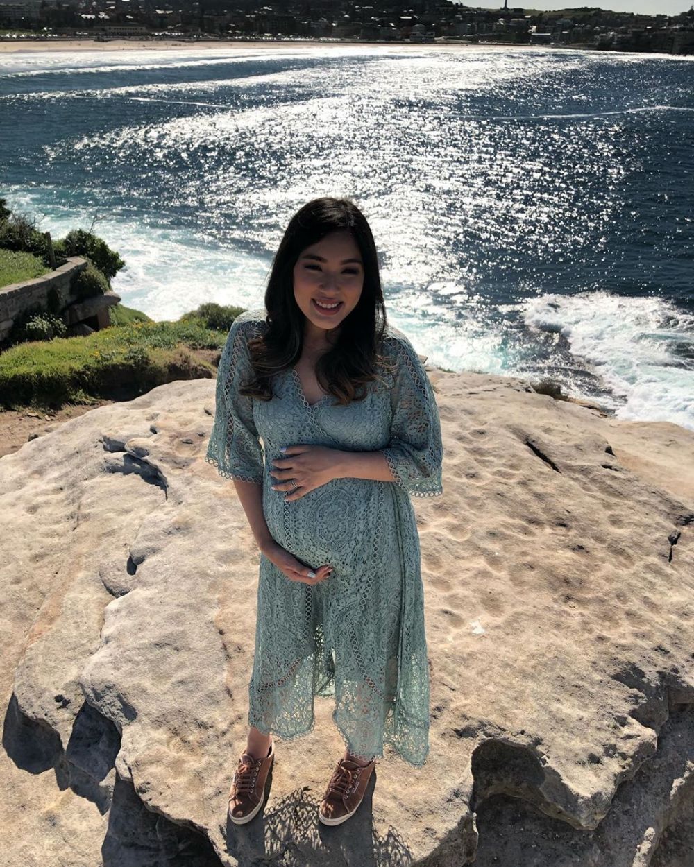 11 Potret babymoon istri Chef Arnold di Australia, cantik memesona