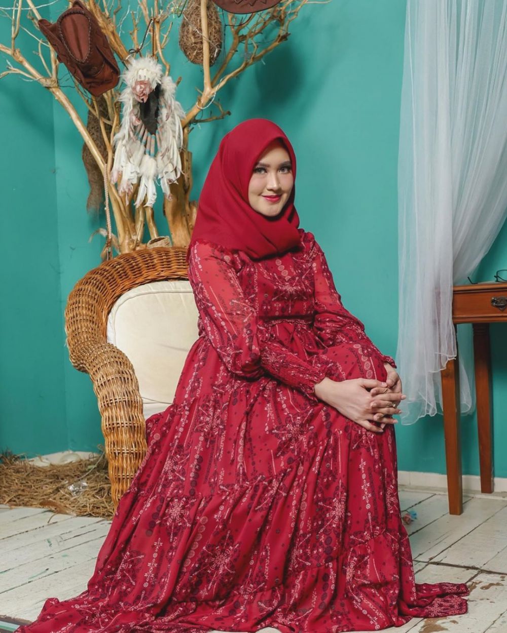 6 Seleb ini tetap jalani puasa Ramadan 2019 saat hamil