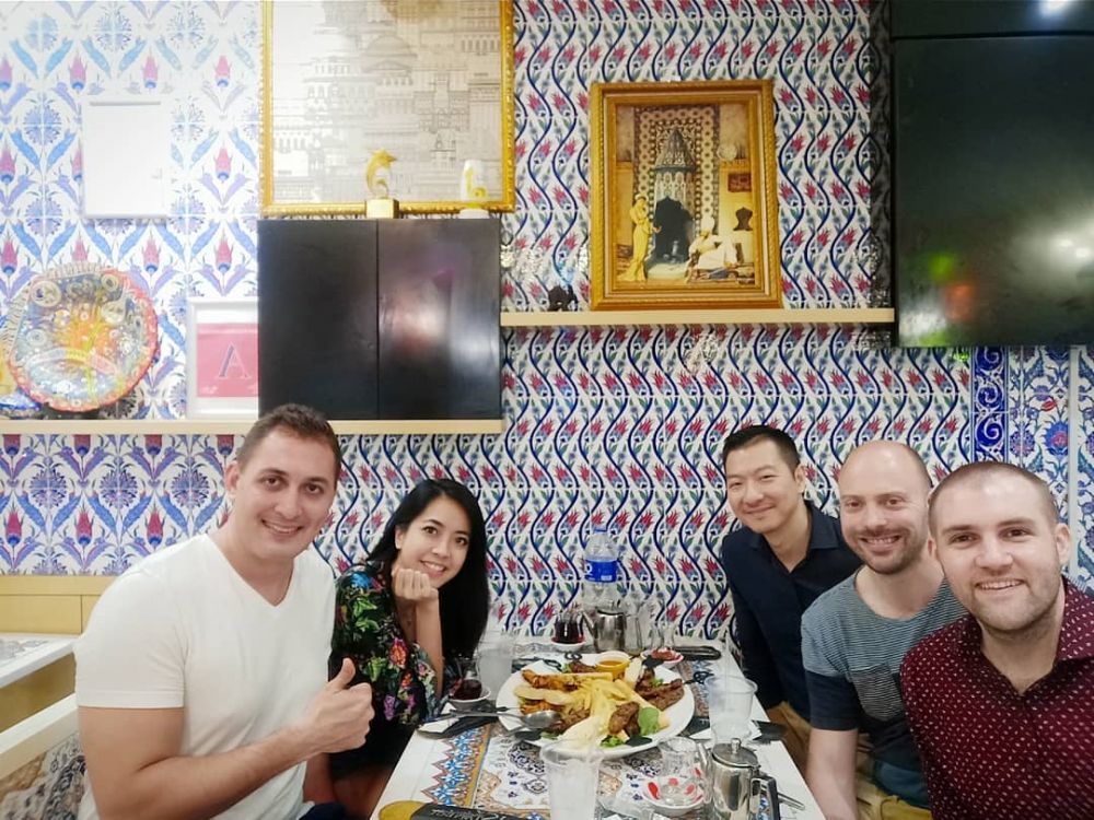 5 Potret mesra Yeslin Wang bareng cowok bule, pacar baru?